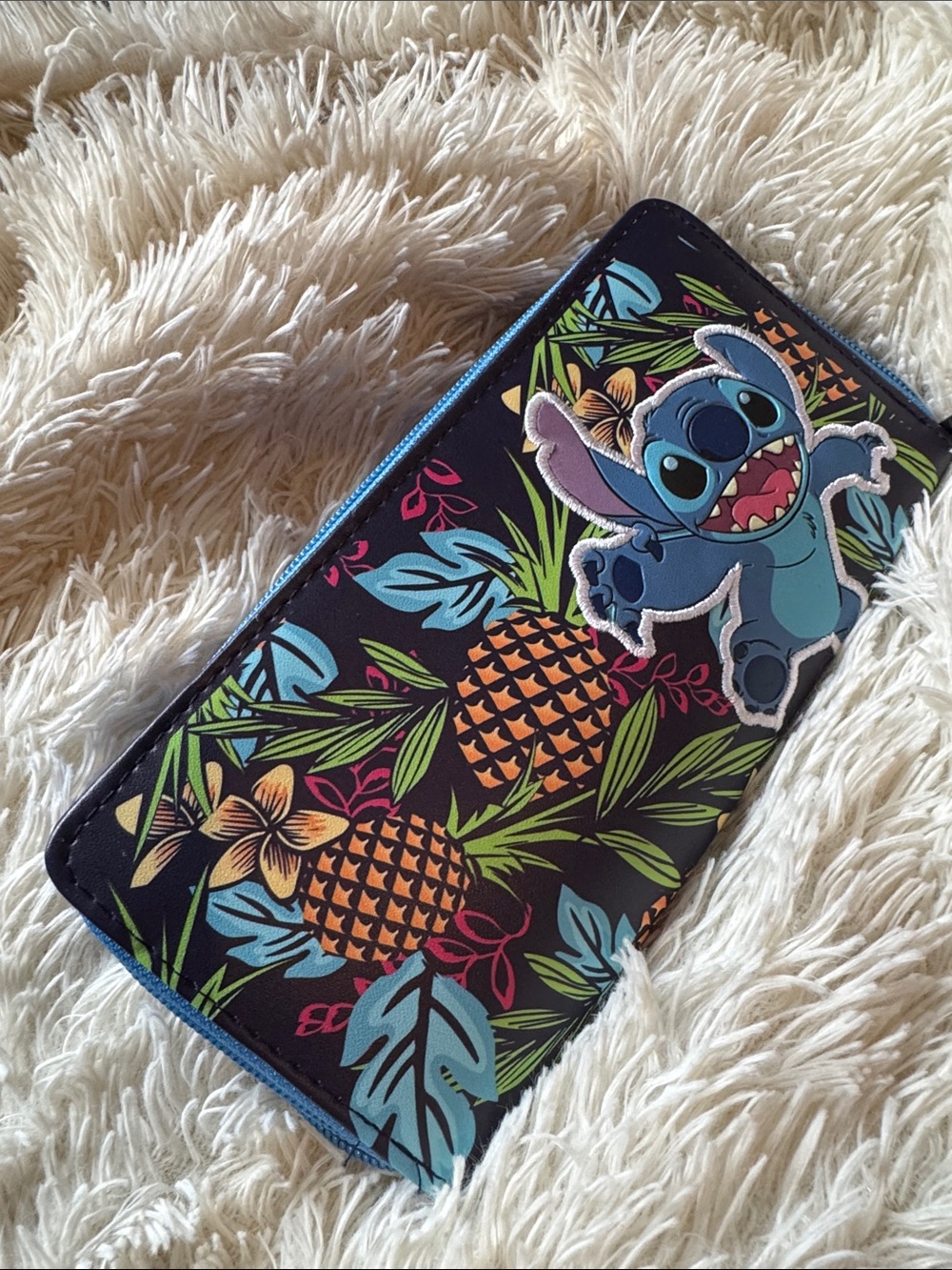 Disney Stitch Pineapple Zip Wallet - BRAND NEW!